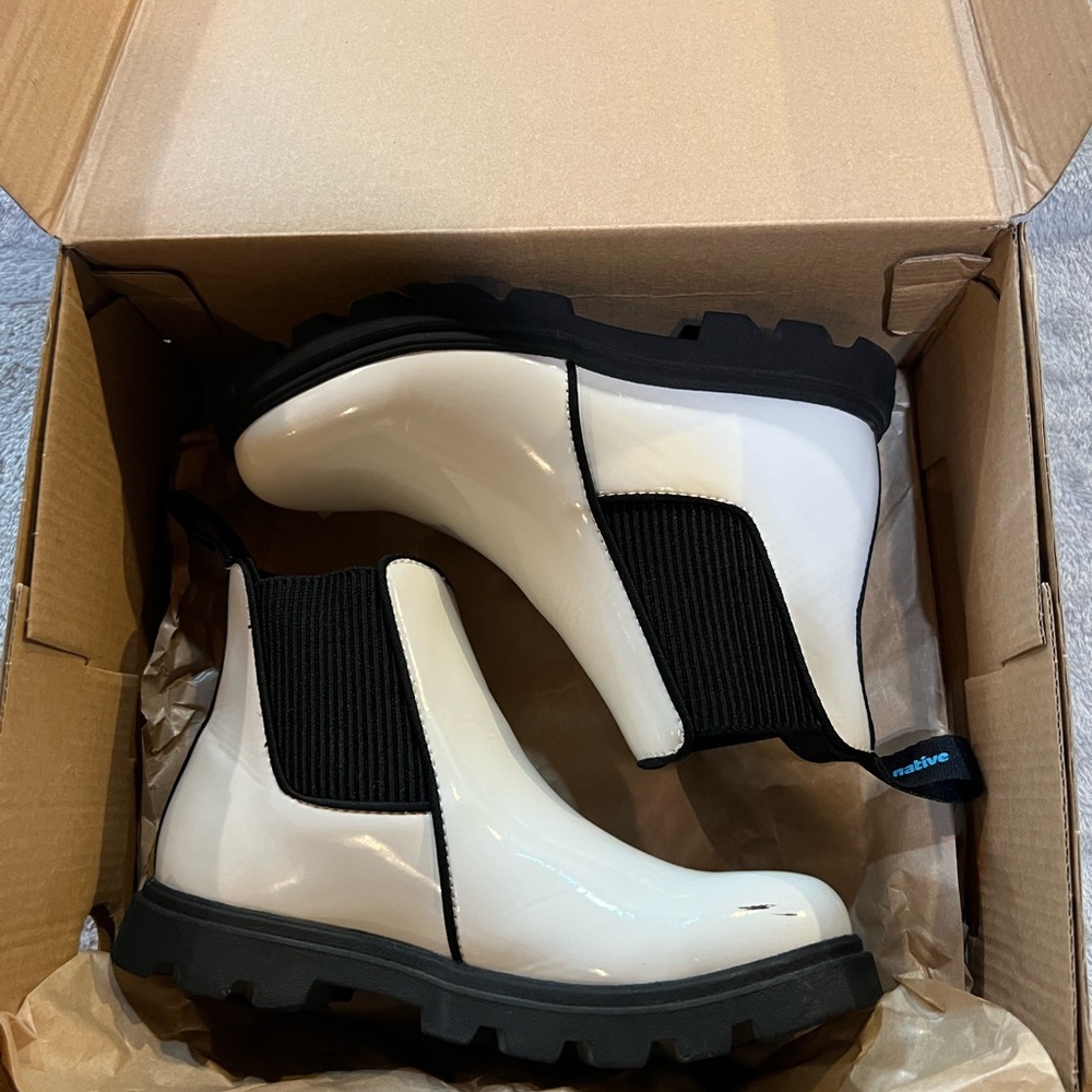 Girls native boots size 1